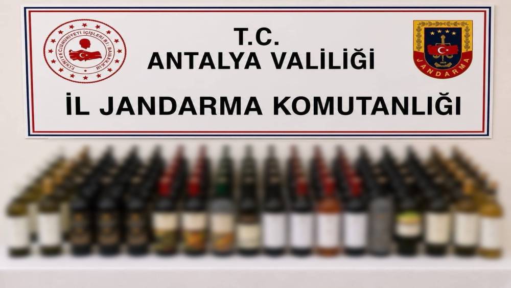 Alanya&rsquo;da 108 litre ka&ccedil;ak alkol ele ge&ccedil;irildi
