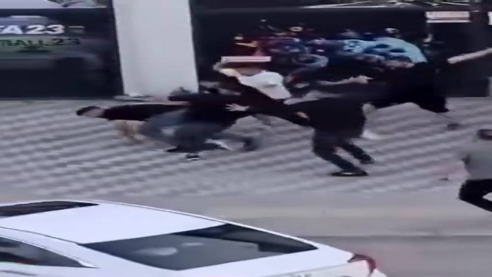 Kemer ve ıstakalarla birbirlerine saldırdılar
