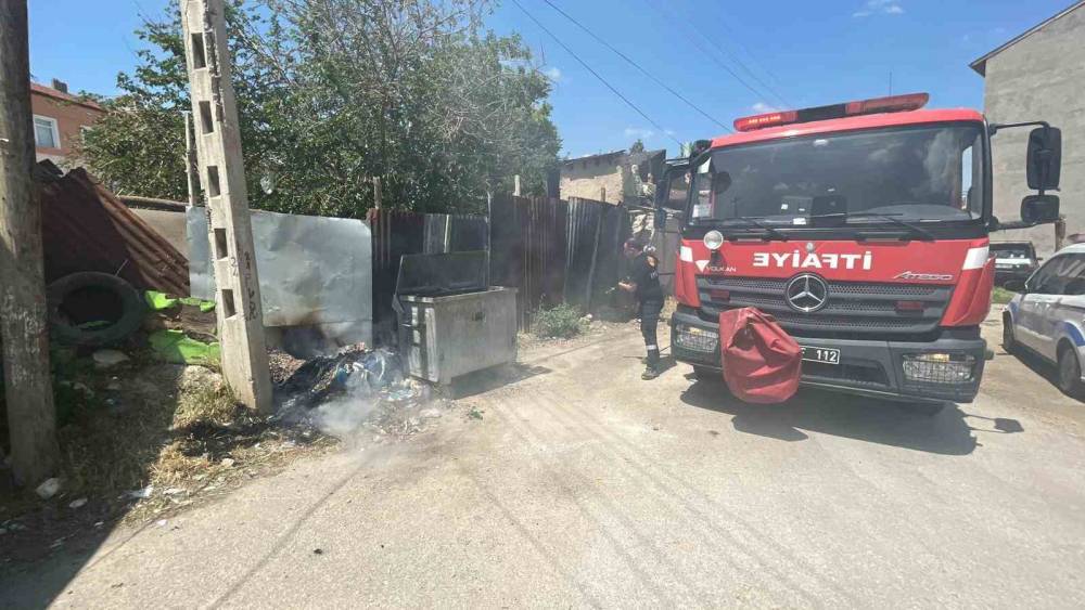 &Ccedil;&ouml;p konteynerinde &ccedil;ıkan yangın korkuttu
