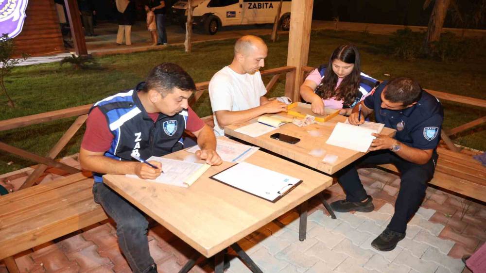 Aksu&rsquo;da zabıta ekiplerinden dilenci denetimi
