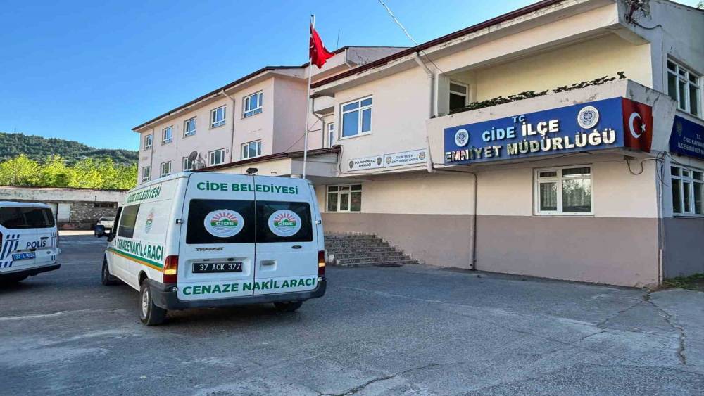 Kastamonu&rsquo;da metruk binada erkek cesedi bulundu
