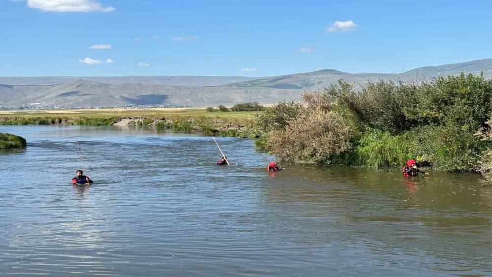 Kura Nehri&rsquo;nde kaybolan &Ccedil;oban&rsquo;dan acı haber: Cansız bedeni 5 metre ileride bulundu

