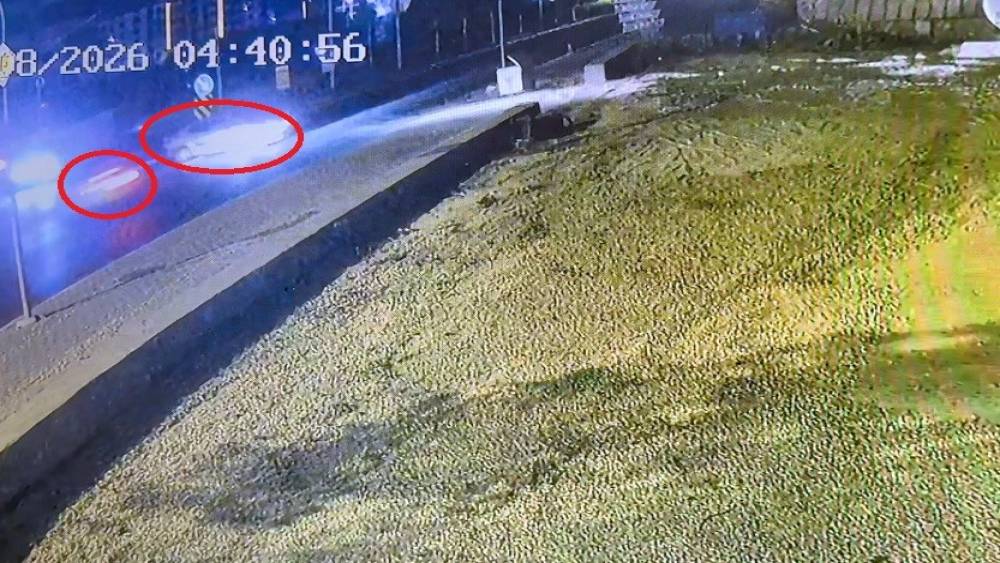 Antalya&rsquo;da iki otomobil &ccedil;arpıştı: 2 &ouml;l&uuml;, 3 yaralı

