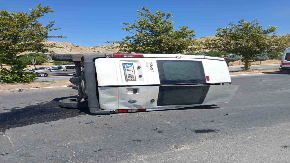 Diyarbakır&rsquo;da trafik kazası: 2 yaralı
