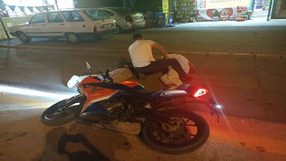 Ke&ccedil;i&ouml;ren&rsquo;de motosiklet &ccedil;alan 2 hırsız kamerada
