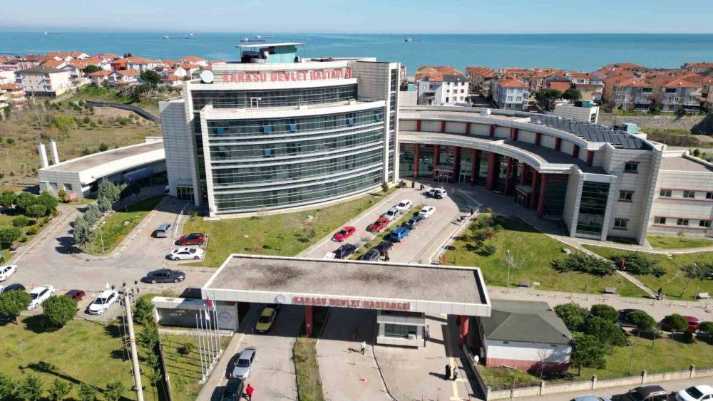 Hastalarından para talep ettiği iddia edilen doktor a&ccedil;ığa alındı
