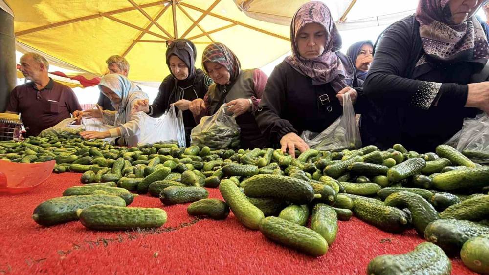 Bolu&rsquo;da kışlık yiyecek telaşı

