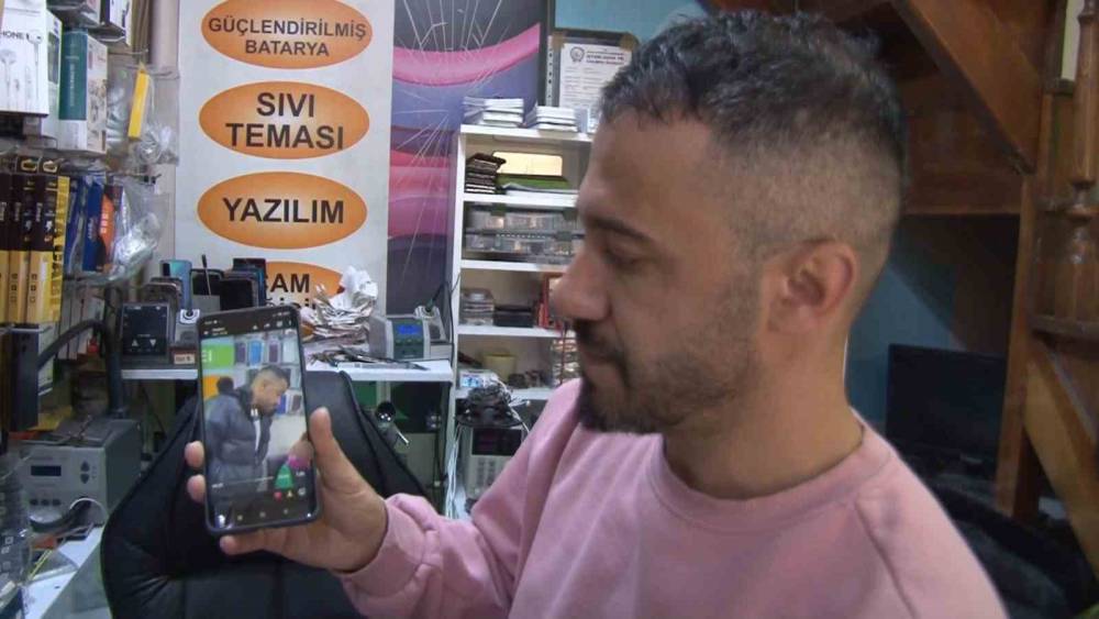 Telefoncunun dikkati kadını dolandırılmaktan kurtardı
