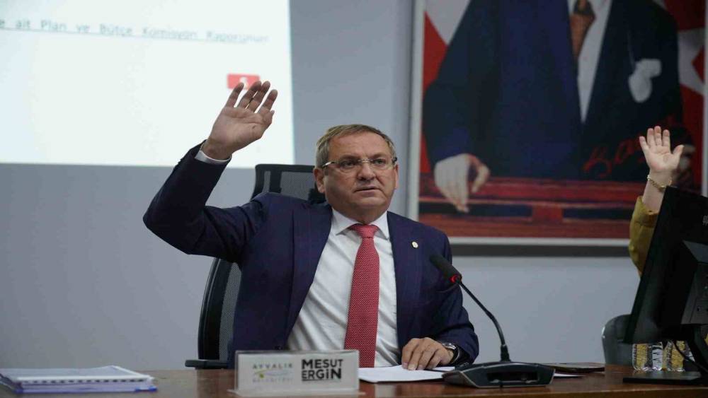 Ayvalık Belediyesi&rsquo;nin 2027 yılı b&uuml;t&ccedil;esi 3 milyar 100 milyon TL olarak kabul edildi
