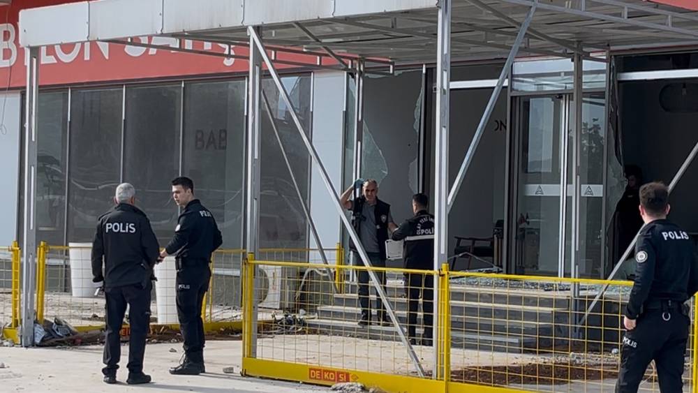 Bursa&rsquo;da 250 milyon liralık alacak iddiası: Firma sahibi satış ofisine ateş a&ccedil;tı
