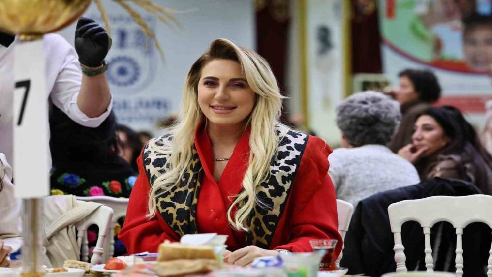 Silivri Belediye Meclis &uuml;yesi Ebru Akg&uuml;n Pekel, CHP&rsquo;den istifa etti
