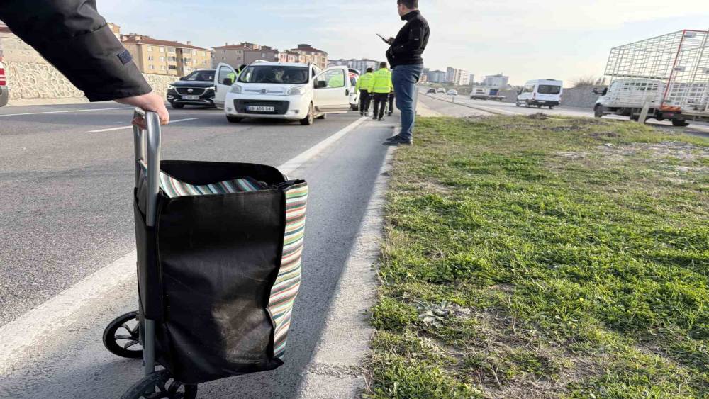 Tekirdağ&rsquo;da otomobilin &ccedil;aptığı kadın yaralandı

