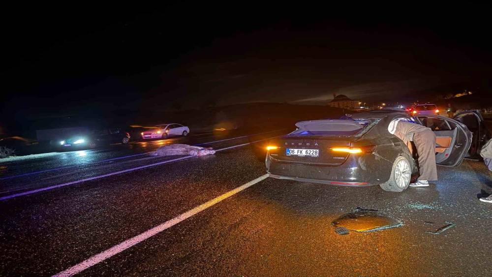 Bing&ouml;l&rsquo;de otomobil ata &ccedil;arptı: 4 yaralı
