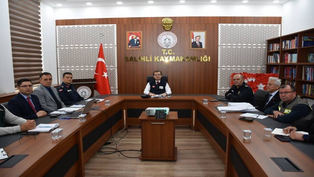 Salihli&rsquo;de afet alarmı: Kritik riskler ve &ouml;nlemler masaya yatırıldı
