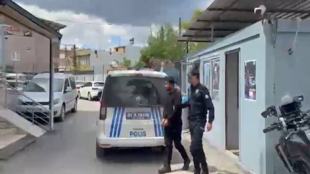 Adana&rsquo;da &ccedil;eşitli su&ccedil;lardan aranan 5 h&uuml;k&uuml;ml&uuml; yakalandı
