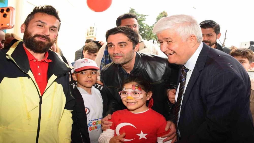 &Uuml;nl&uuml;ler minik kalplere dokundu
