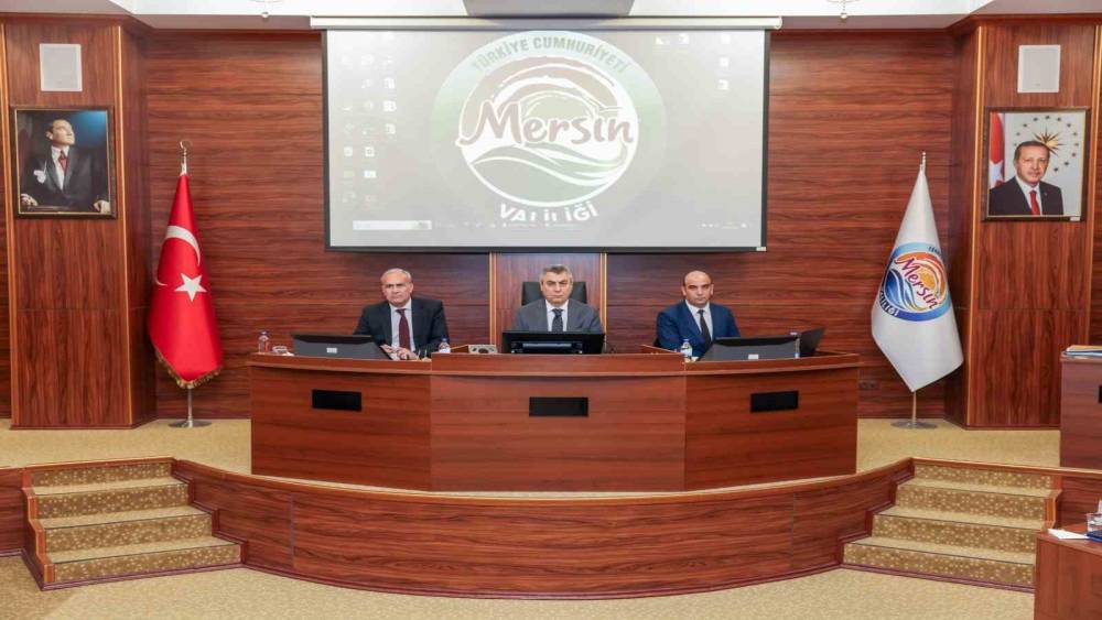 Vali Toros: "Mersin&rsquo;in huzurunu bozmak isteyenlere ge&ccedil;it yok"
