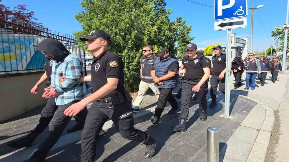 D&uuml;zce&rsquo;de staj dolandırıcılığında 9 tutuklama

