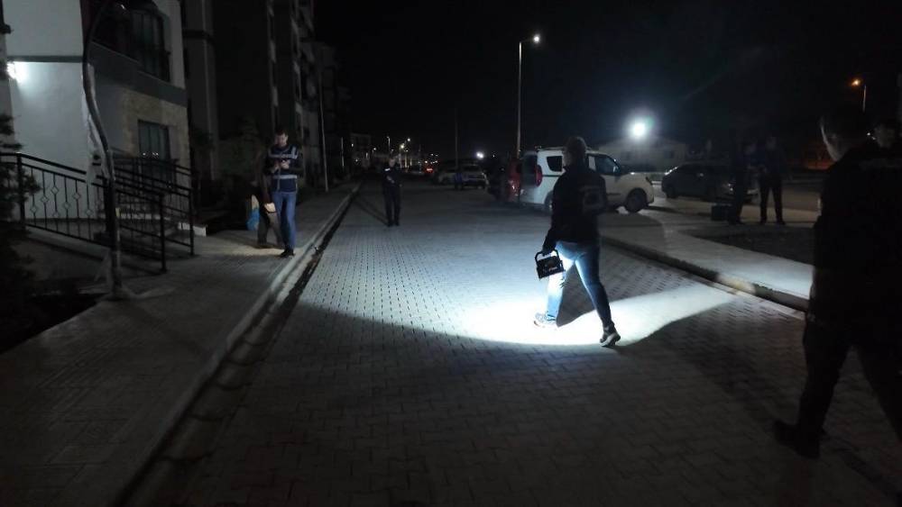 Kayınbaba kızıyla boşanma aşamasındaki damadını vurdu: 2&rsquo;si ağır, 3 yaralı
