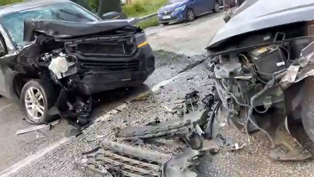 Burdur&rsquo;da 3 otomobil &ccedil;arpıştı: 5 yaralı
