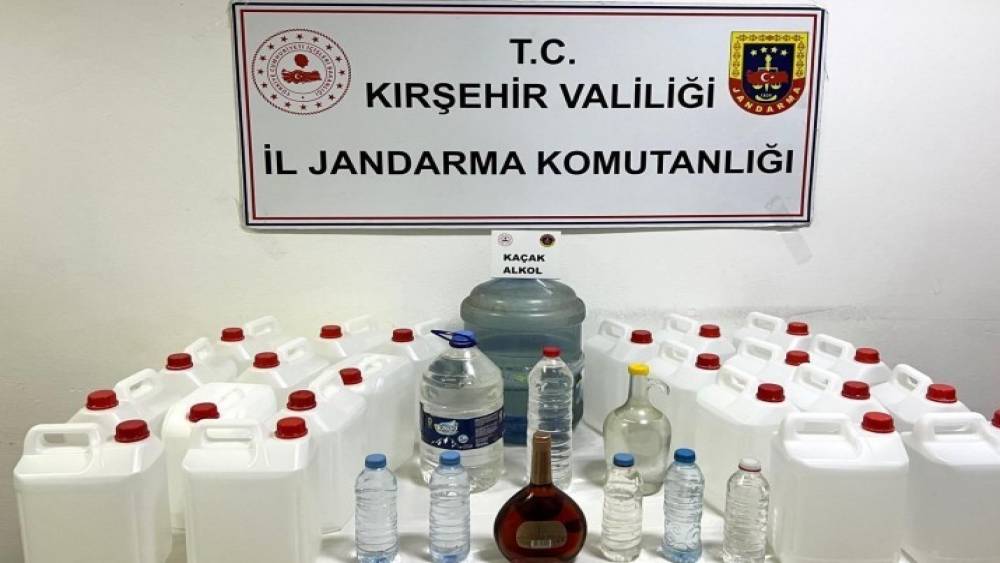 Kırşehir&rsquo;de ka&ccedil;ak alkol operasyonu: 120 litre ele ge&ccedil;irildi
