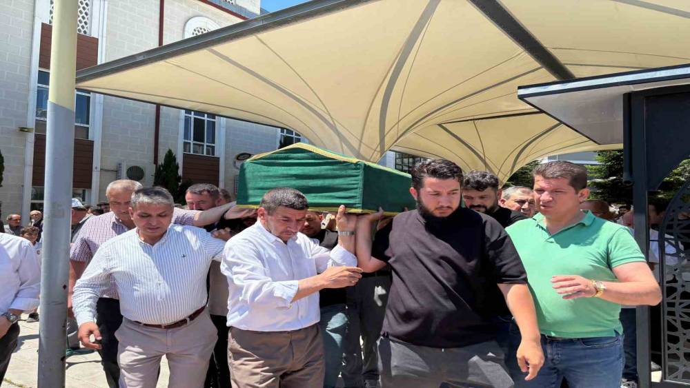 Kazada &ouml;len 11 yaşındaki &ccedil;ocuğun ailesinden ihmal iddiası: "Oraya hız kesici ya da uyarı işaretleri konulsaydı b&ouml;yle kazalar olmazdı"
