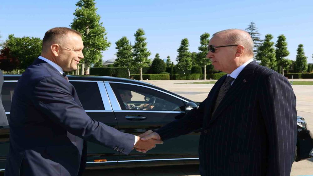 Erdoğan: "NATO zirvesi kapsamında ittifakın Avrupa s&uuml;tununun g&uuml;&ccedil;lendirilmesi ve caydırıcılığının tahkim edilmesi ortak &ouml;nceliğimiz"
