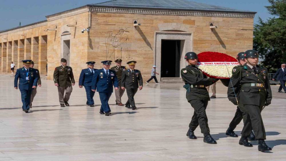 ABD Genelkurmay Başkanı Orgeneral Caine, Anıtkabir&rsquo;i ziyaret etti
