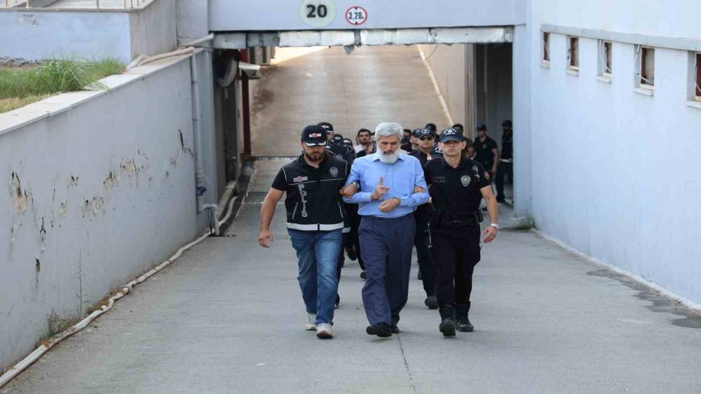 "Alparslan Kuytul Su&ccedil; &Ouml;rg&uuml;t&uuml;" soruşturmasında Alparslan Kuytul ve eşi tutuklandı
