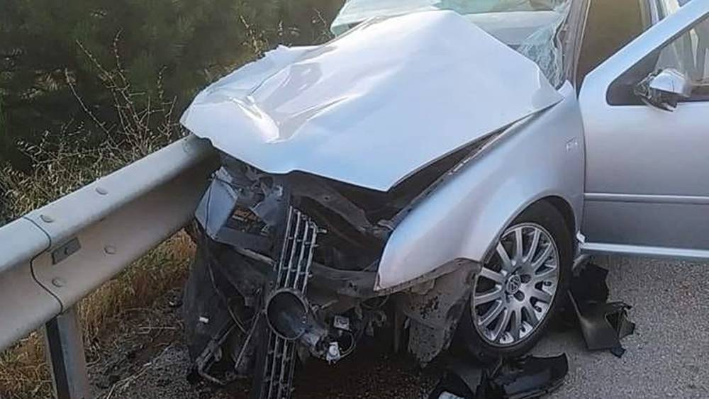 Otomobil ile yolcu otob&uuml;s&uuml; &ccedil;arpıştı: 1 &ouml;l&uuml;
