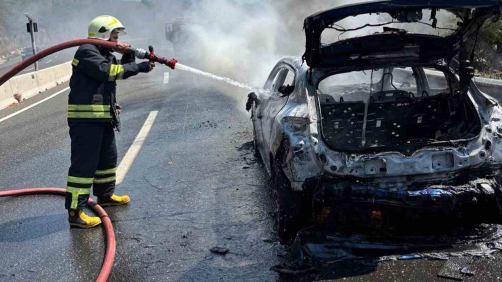 Sakar&rsquo;da yanan ara&ccedil; kullanılmaz hale geldi
