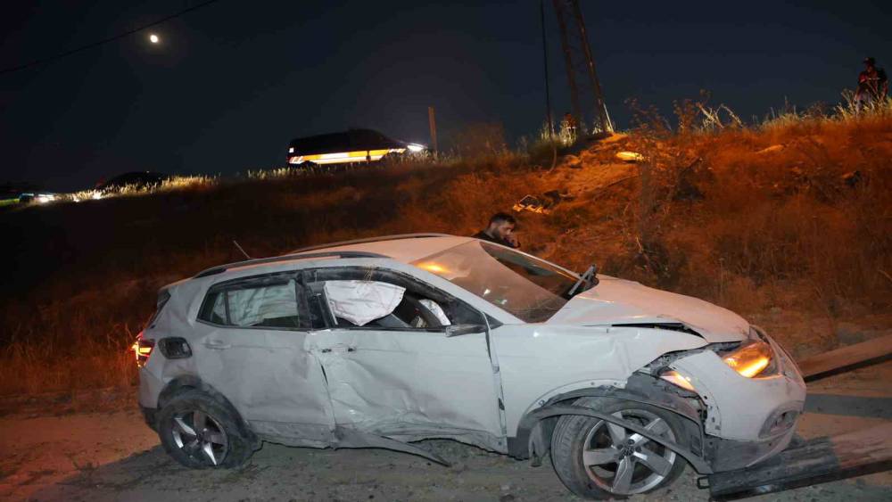 Nevşehir&rsquo;de lastiği patlayan otomobil takla attı: 2 yaralı
