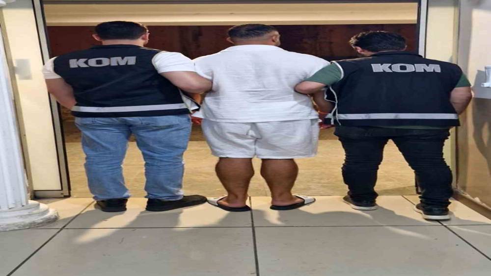 &Uuml;lkeye girişi yasak olan Azerbaycan uyruklu su&ccedil; &ouml;rg&uuml;t&uuml; &uuml;yesi Marmaris&rsquo;te yakalandı
