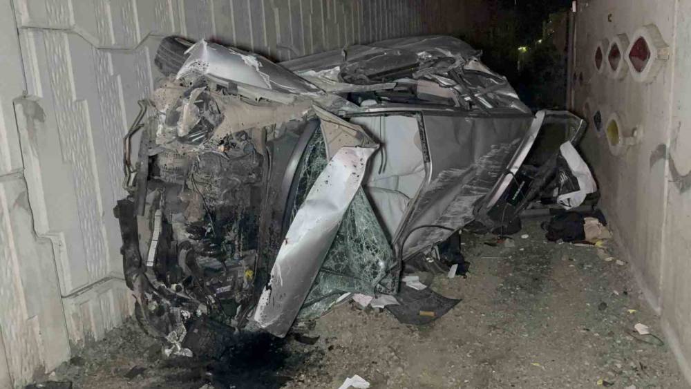 Samsun&rsquo;da takla atarak hurdaya d&ouml;nen otomobilde 2 kişi yaralandı
