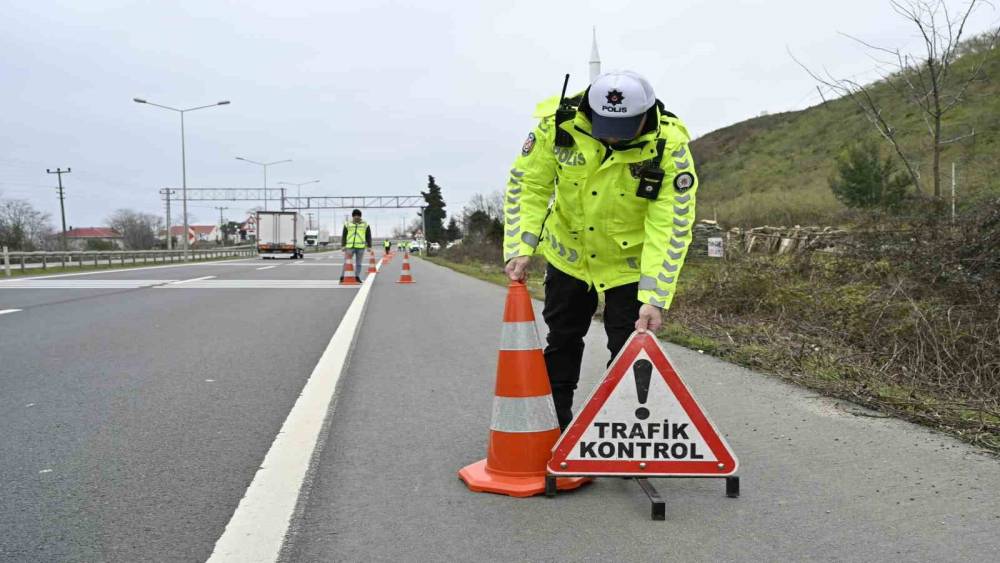 Ordu&rsquo;da trafik denetimleri: Bir haftada 15 bine yakın ara&ccedil; ve s&uuml;r&uuml;c&uuml;s&uuml; denetlendi
