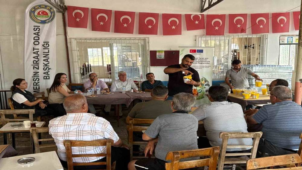 Mersin&rsquo;de &ccedil;ift&ccedil;ilere Akdeniz meyve sineğiyle m&uuml;cadele eğitimi
