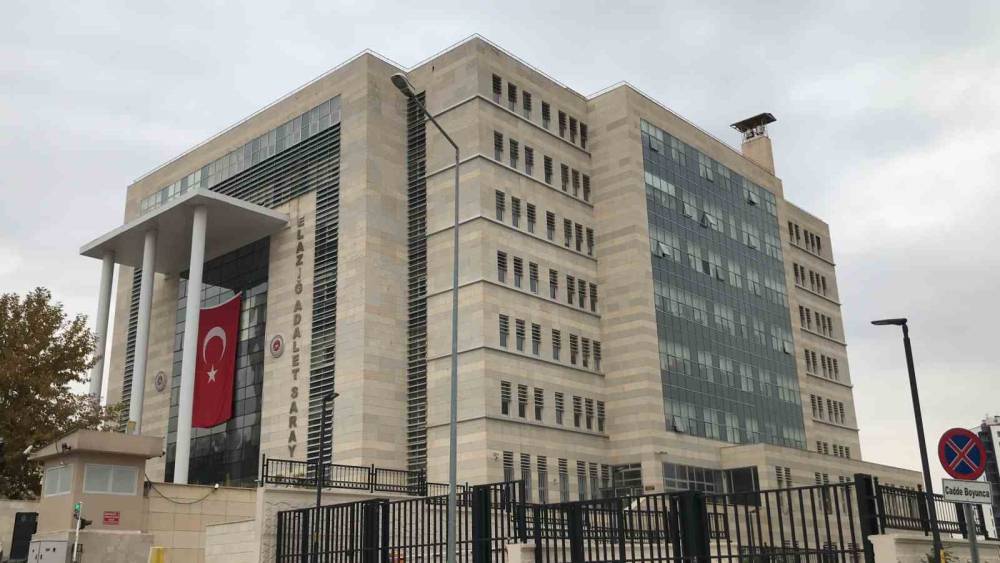 Elazığ&rsquo;daki cinayet davasında sanık: "Arkası bana d&ouml;n&uuml;kken maktule 1 el ateş ettim"
