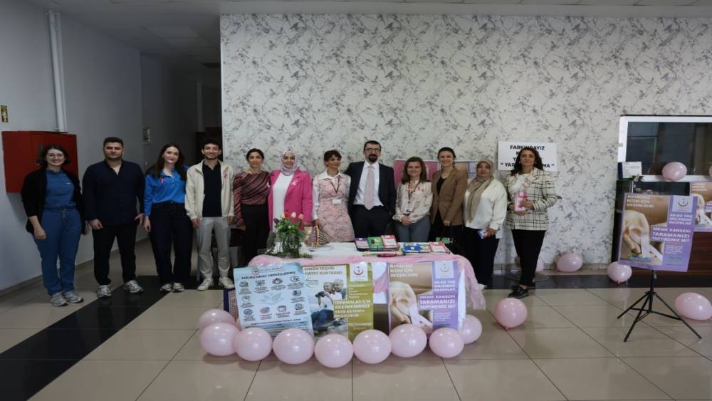 Kartepe&rsquo;de meme kanserinde erken teşhisin &ouml;nemi anlatıldı
