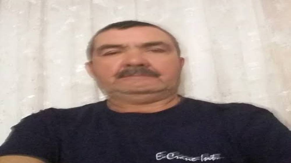 &Ccedil;anakkale&rsquo;de yol &ccedil;&ouml;kt&uuml;, tomruk y&uuml;kl&uuml; kamyon devrildi: 1 &ouml;l&uuml;, 1 yaralı
