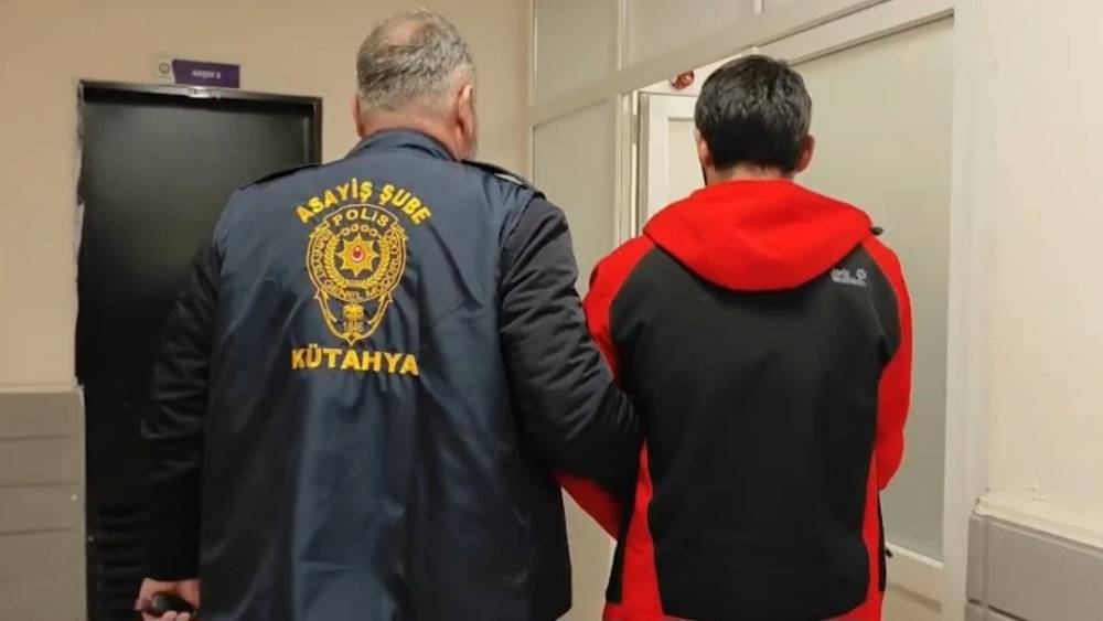 K&uuml;tahya merkezli 5 ilde yasa dışı bahis operasyonu: 76 g&ouml;zaltı
