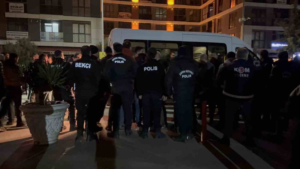 Edirne&rsquo;de r&uuml;şvet operasyonunda 4 ş&uuml;pheli tutuklandı
