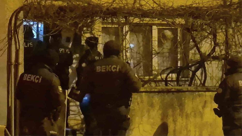 Evine pencereden giren gen&ccedil;, hırsız sanılarak paniğine neden oldu
