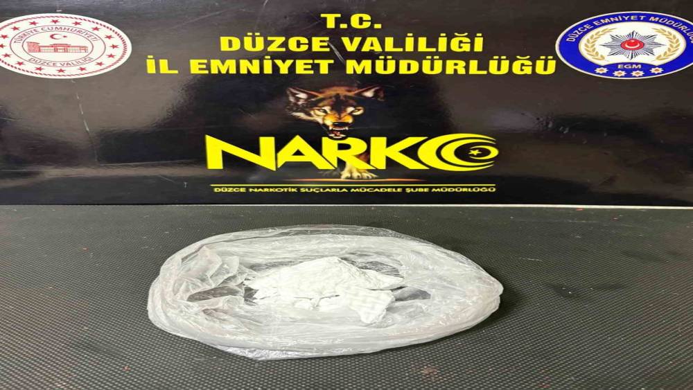 D&uuml;zce&rsquo;de zehir tacirleri su&ccedil;&uuml;st&uuml; yakalandı
