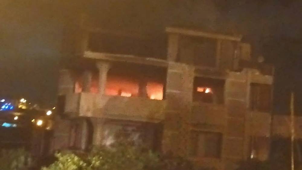 Samandağ&rsquo;da metruk bina yangını
