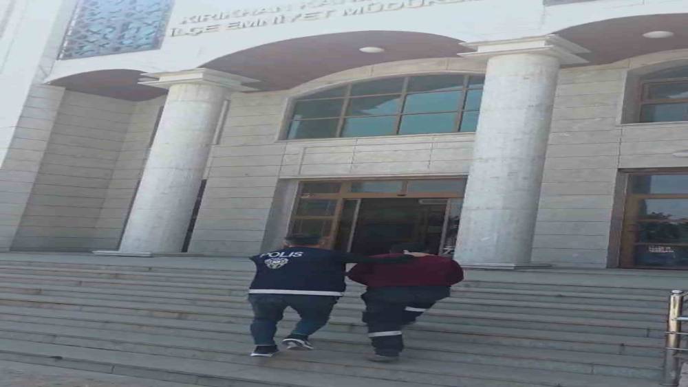 Firari h&uuml;k&uuml;ml&uuml; D&ouml;rtyol&rsquo;da yakalanarak tutuklandı
