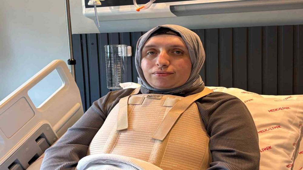 Bebeklikte başladı, 33 yaşında &uuml;&ccedil;&uuml;nc&uuml; ameliyatla hayata d&ouml;nd&uuml;
