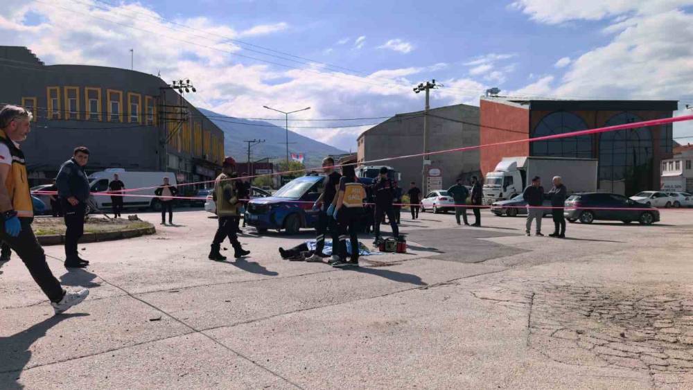 Bursa&rsquo;da freni patlayan vin&ccedil; dereye u&ccedil;tu : S&uuml;r&uuml;c&uuml; hayatını kaybetti
