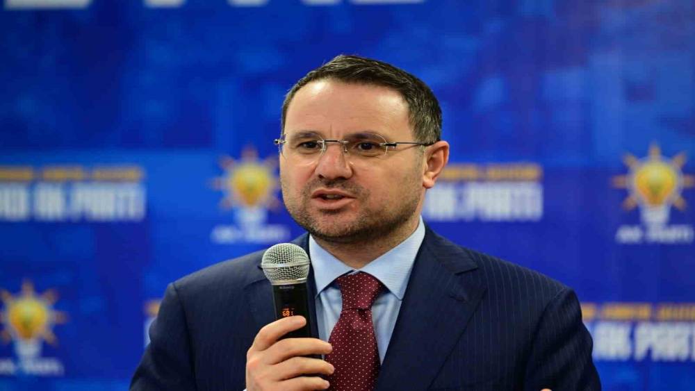 Bakan G&uuml;rlek: "AK Parti dava partisidir, g&ouml;n&uuml;l partisidir"
