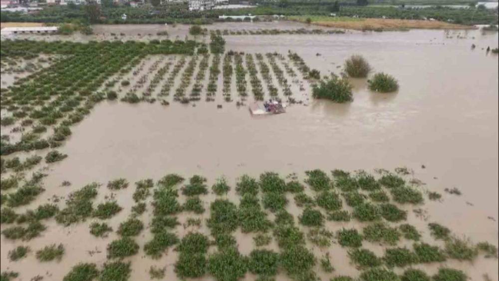 Selde akıntıya kapılarak hayatını kaybeden adamın sular altındaki evi g&ouml;r&uuml;nt&uuml;lendi
