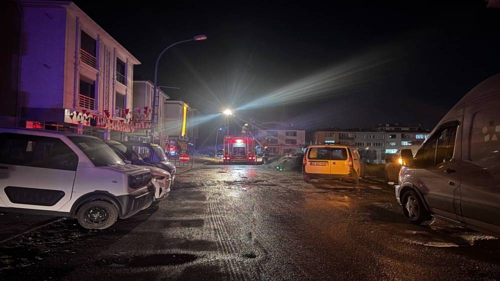 Erzincan&rsquo;da inşaat sahasında doğal gaz sızıntısı paniği
